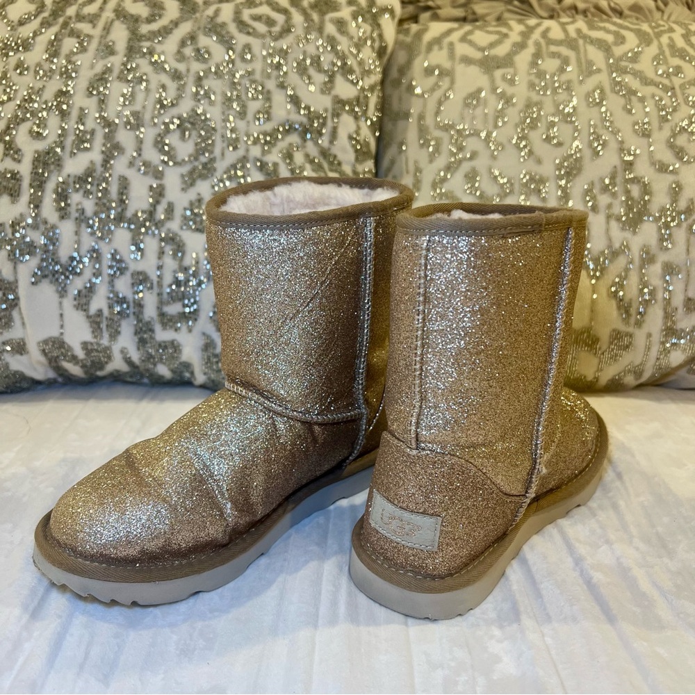 Ugg Girls Gold Glitter Boots Size 4 Kids